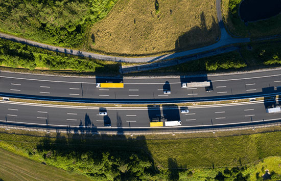véhicules de construction sur un chantier